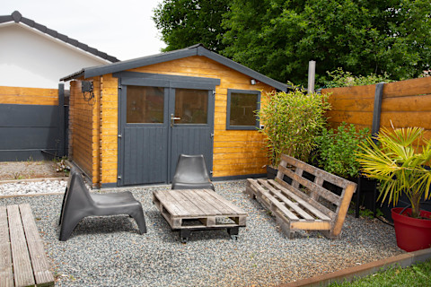 outdoor-man-cave