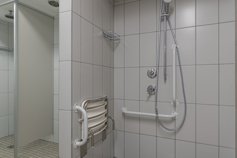 Shower with chair