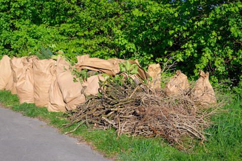 Garden waste removal cost 1