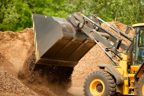 digger-shovelling-dirt