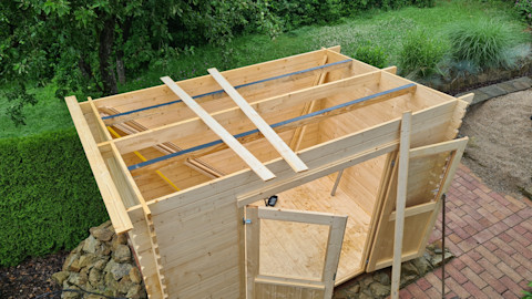 shed-under-construction