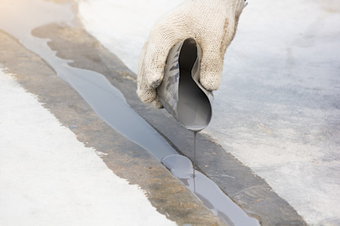 Fixing concrete crack