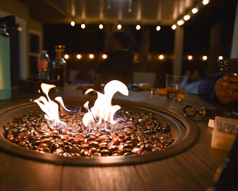 Outdoor dining table firepit 
