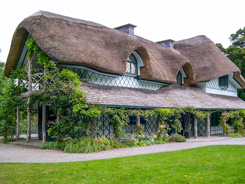 intricate-thatched-cottage