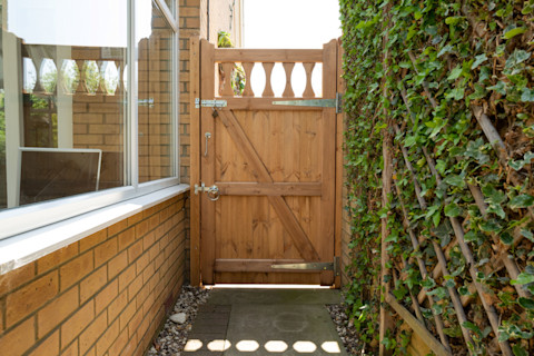 build a garden gate 2