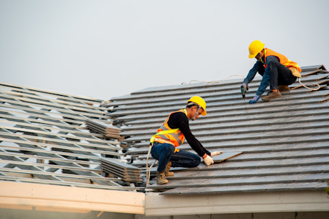 roofers-installing-vents