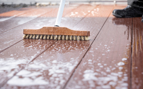 scrubbing-outdoor-decking