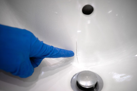 Bath crack 2
