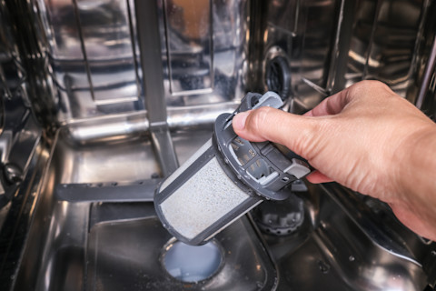 How to clean a dishwasher 3