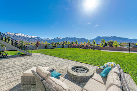 Outdoor firepit