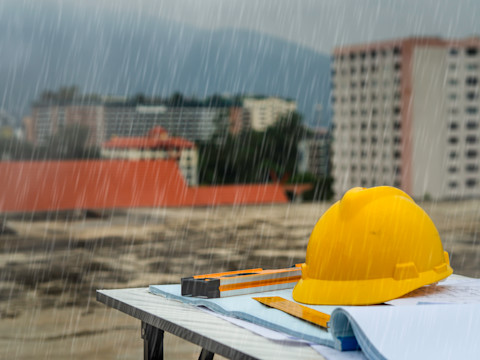 Builder equipment in the rain