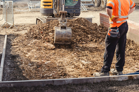excavator-digging-foundations