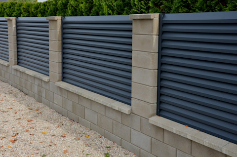 metal-raised-fence